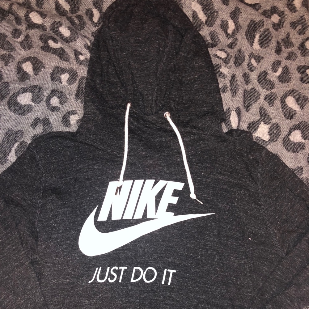 Nike pull over sweatshirt